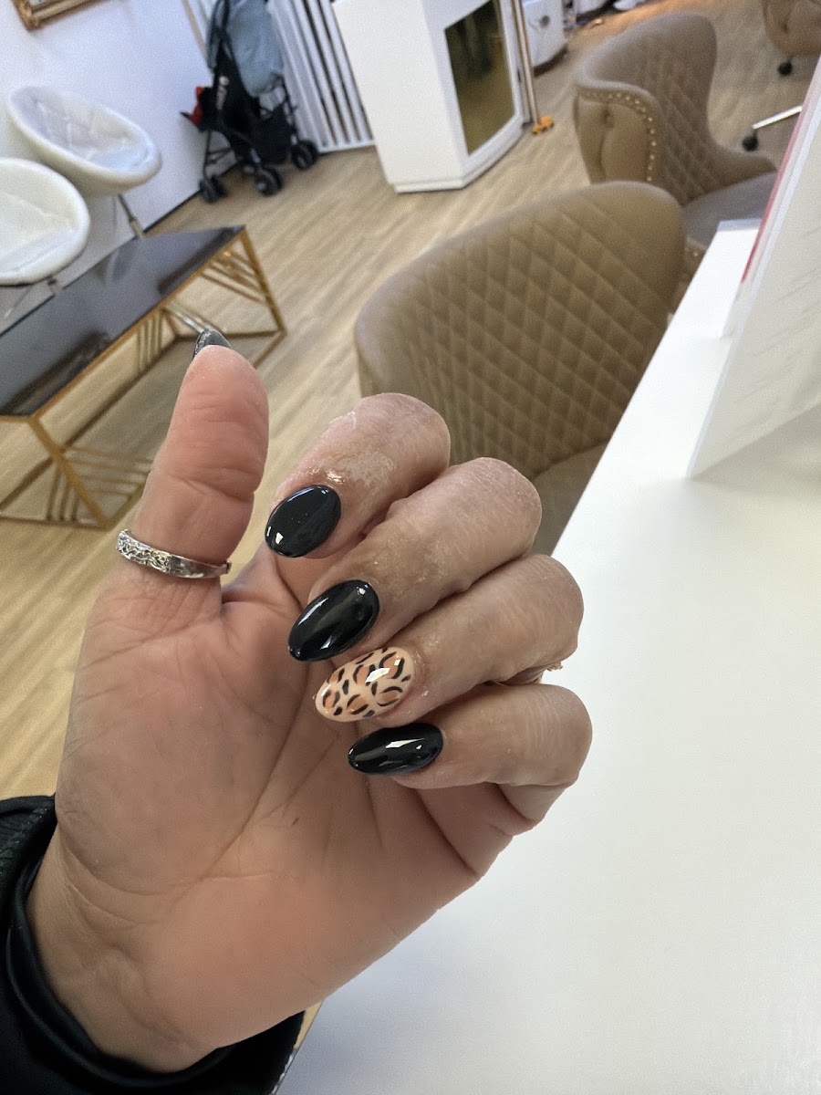 Royal Nails Spa work
